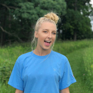 Meet your Posher, Deedee